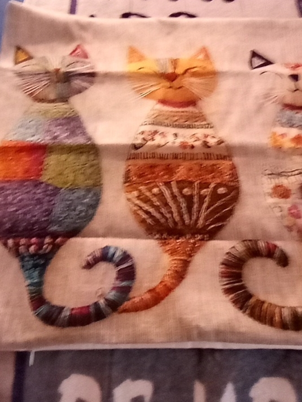 Whimsical Multicolor Cat Print Pet Blanket - Multicolor